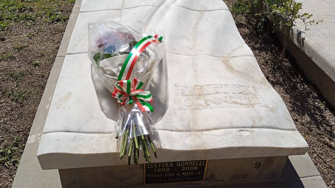 in onore di sorella Elettra Gonnelli