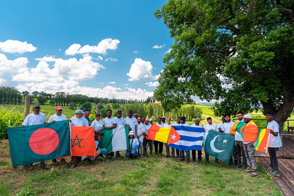 rifugiati_foto dalla pagina Facebook Arnaldo Caprai Viticoltore in Montefalco