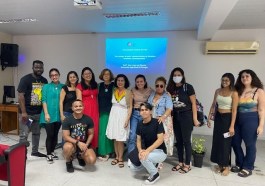 professoressa Oliveira e studenti