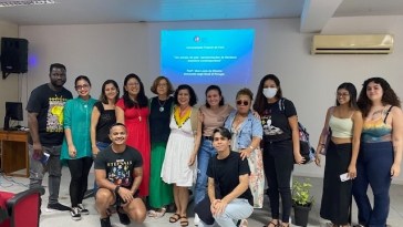 professoressa Oliveira e studenti