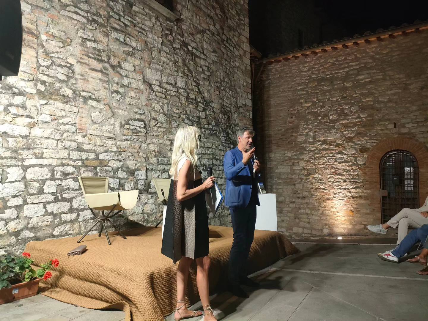 Da Rai 1 a Corciano: il ciclone Beppe Convertini ammalia il festival ...