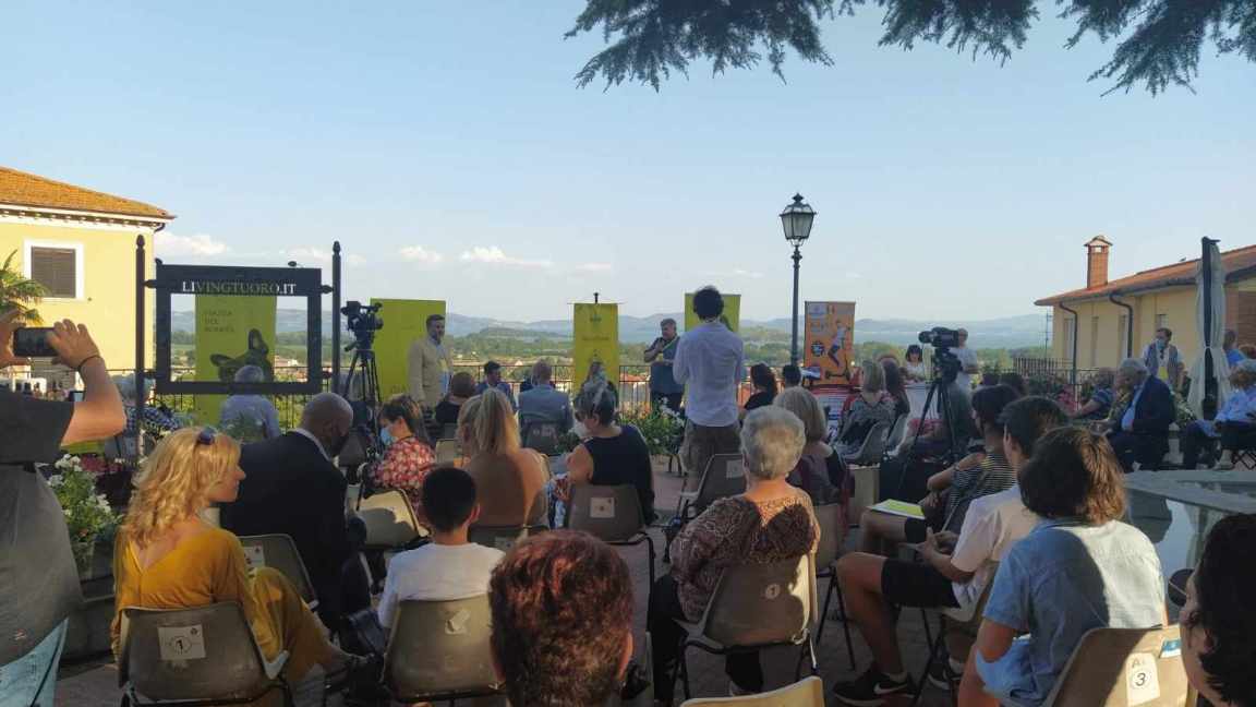 Giallo Trasimeno foto platea