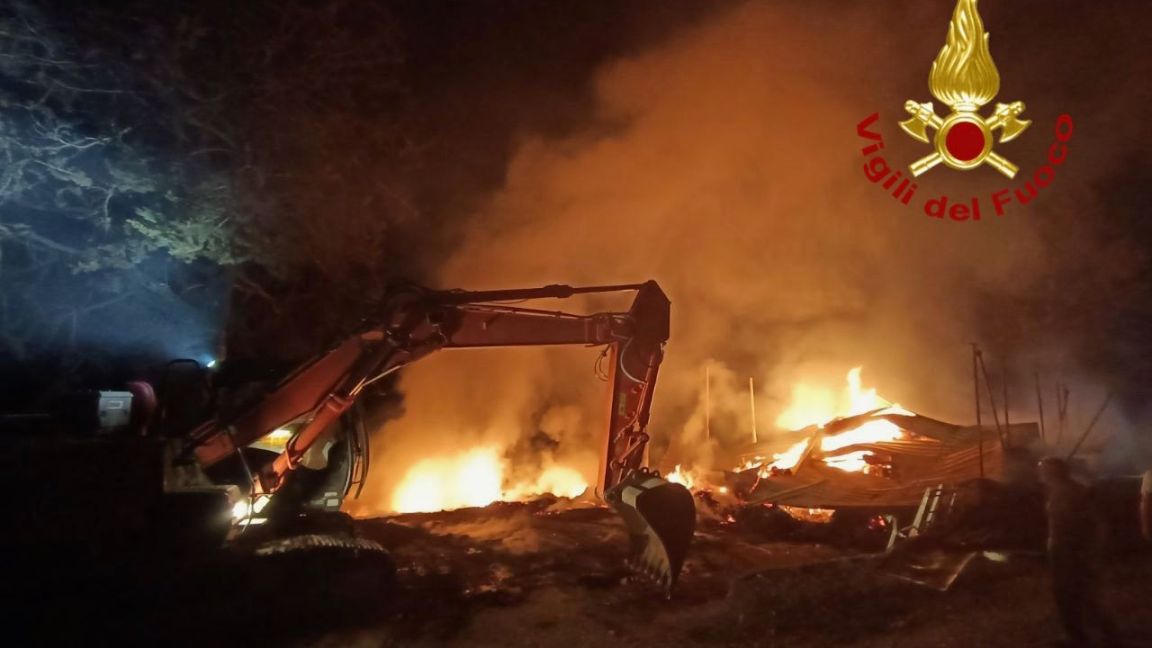 Incendio fienile Compignano