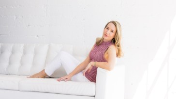 Sarah_McKenzie_by_Kharen_Hill