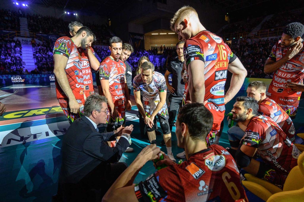 Rana VERONA vs Sir Susa Vim PERUGIA, 7ª giornata girone di andata regular season Superlega Credem Banca - Campionato italiano di Pallavolo Maschile - Volley Volleyball presso Pala AGSM AIM Verona IT, 26 novembre 2023. Foto: Michele Benda [riferimento file: 2023-11-26/_MB62411]