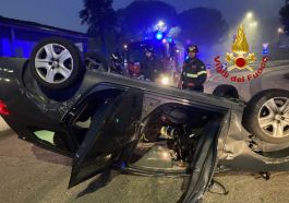 auto ribaltata via piccolpasso