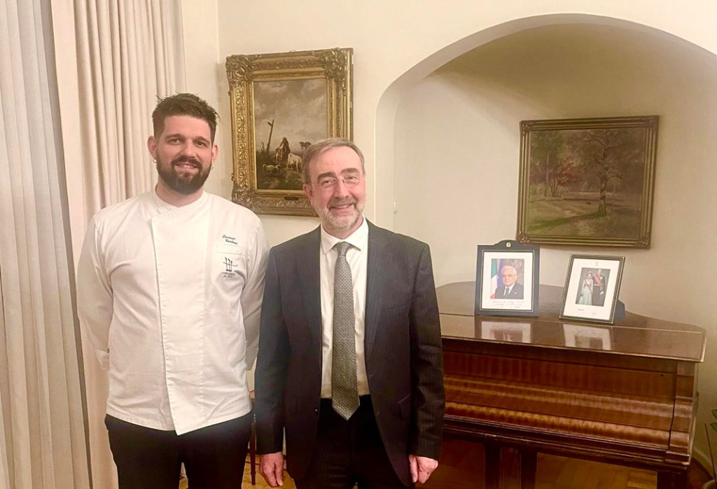 chef Lorenzo Cantoni con ambasciatore italiano a Oslo Stefano Nicoletti