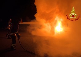 incendio auto fossato di vico, incendio vigili del fuoco