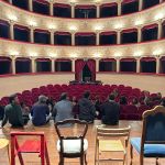 incontro compagnia studenti agli Illuminati