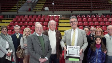 Bartolini e volontari Aronc con Gino Sirci