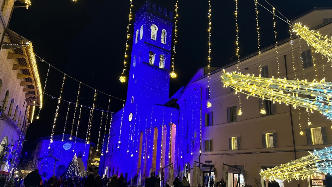 Piazza_Comune Natale ad Assisi