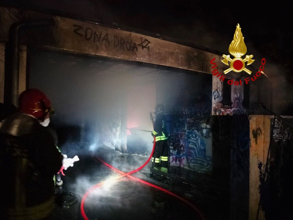 incendio magazzino parco ranieri