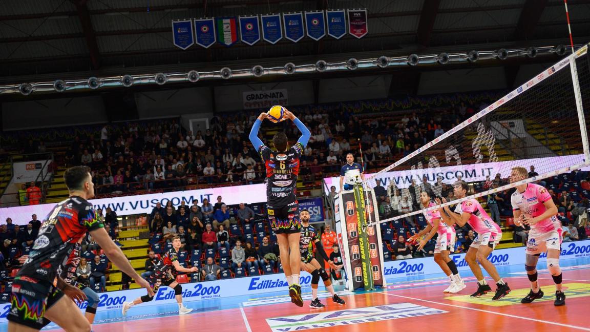 Sir Susa Vim PERUGIA vs Gas Sales Bluenergy PIACENZA, 6ª giornata girone di andata regular season Superlega Credem Banca - Campionato italiano di Pallavolo Maschile - Volley Volleyball presso PalaBarton Perugia IT, 22 novembre 2023. [ID: 20231122/_MB61704] Foto: Michele Benda