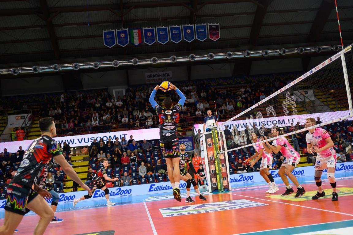 Sir Susa Vim PERUGIA vs Gas Sales Bluenergy PIACENZA, 6ª giornata girone di andata regular season Superlega Credem Banca - Campionato italiano di Pallavolo Maschile - Volley Volleyball presso PalaBarton Perugia IT, 22 novembre 2023. [ID: 20231122/_MB61704] Foto: Michele Benda