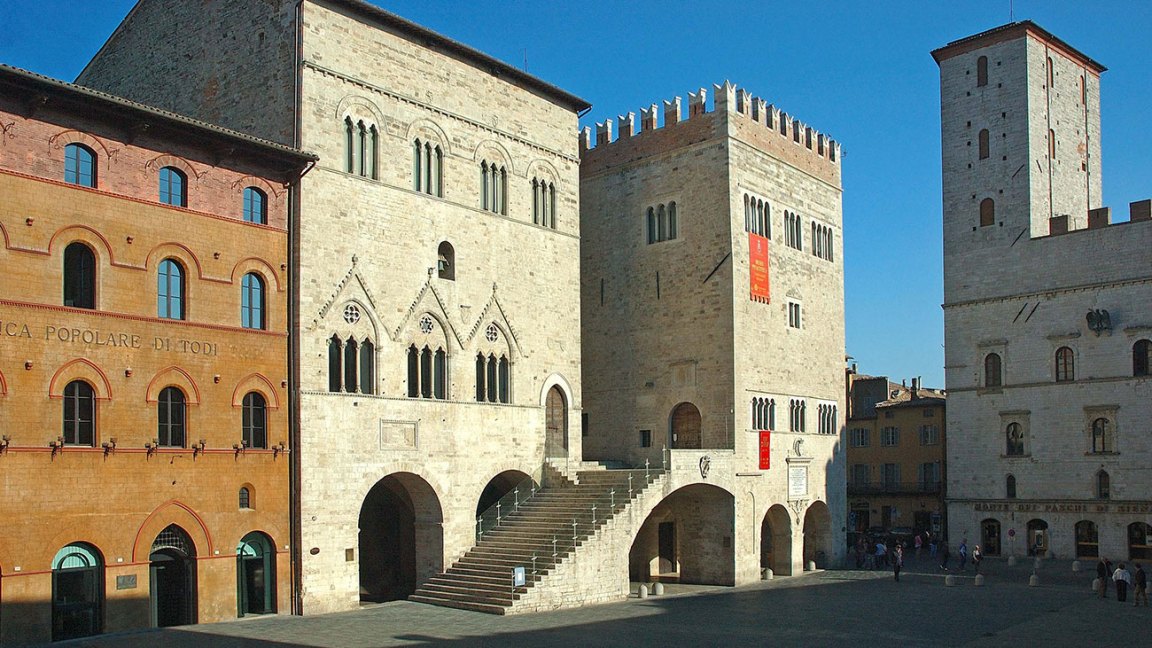 Todi centro