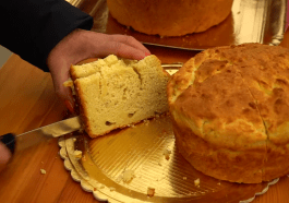 taglio torta di Pasqua