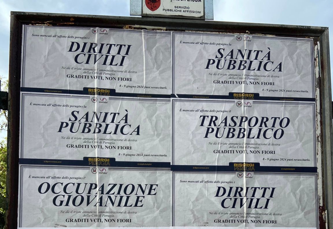 Alcuni dei manifesti apparsi (foto da Facebook/Limpiccione)