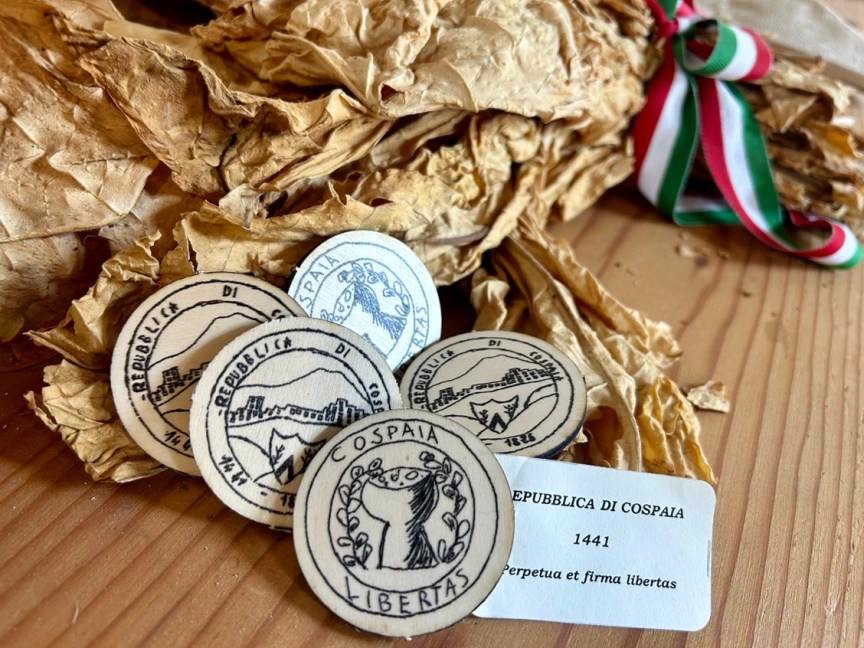 monete in legno per baratto durante rievocazione storica REpubblica di Cospaia