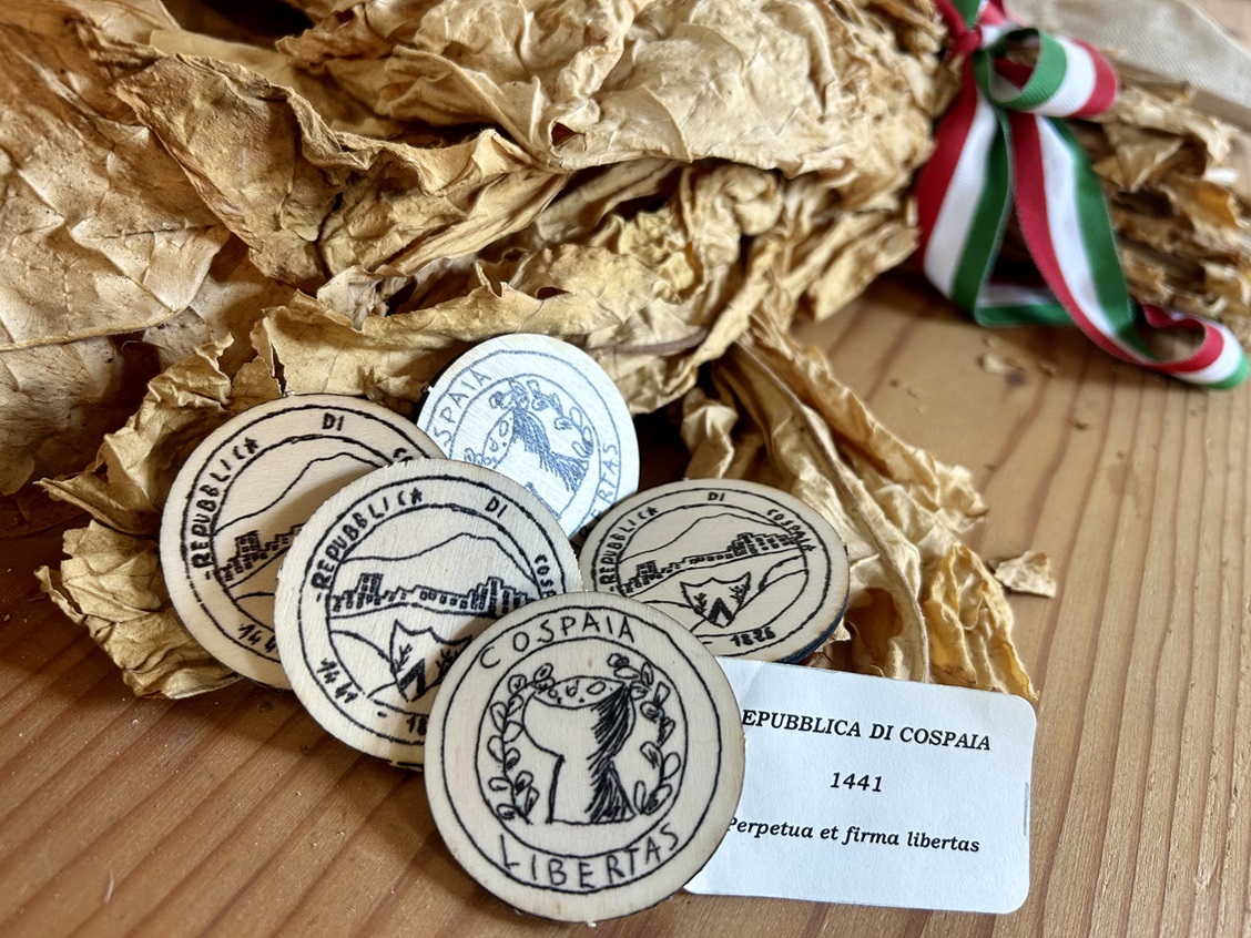 monete in legno per baratto durante rievocazione storica REpubblica di Cospaia