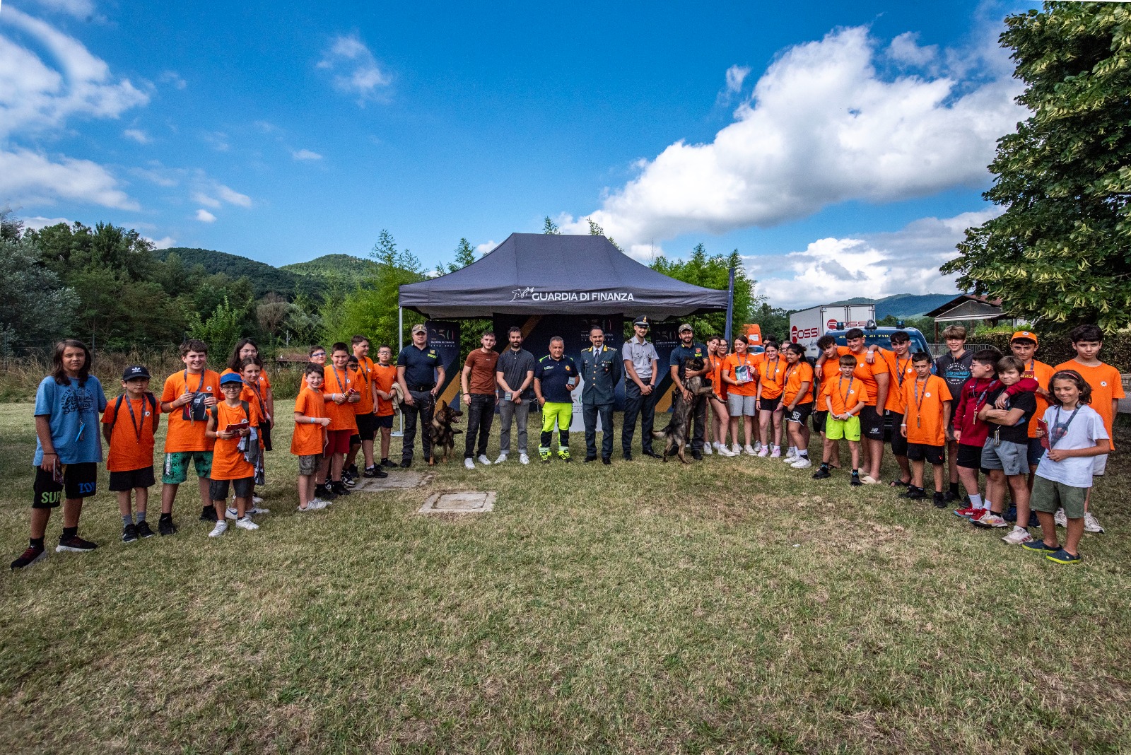 Foto di gruppo per i partecipanti di "Io sono la protezione civile" (foto di Paolo Ippoliti)