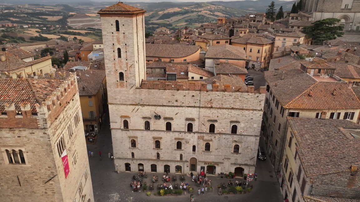 Todi centro palazzo dei Priori