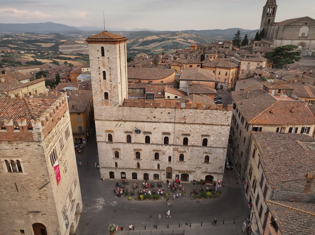Todi centro palazzo dei Priori