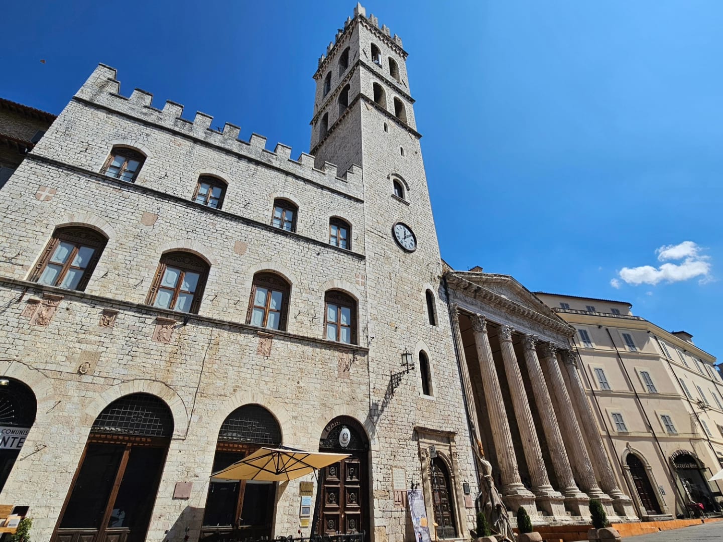 Assisi piazza del Comune_foto fracec