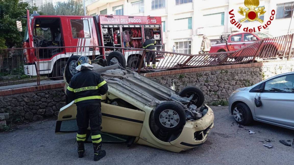auto ribaltata a elce