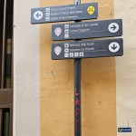 segnaletica turistica con scritte