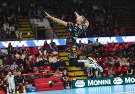 Davide CANDELLARO durante Sir Susa Vim PERUGIA vs Yuasa Battery GROTTAZZOLINA, 8ª giornata girone di andata regular season Superlega Credem Banca - Campionato italiano di Pallavolo Maschile - Volley Volleyball presso PalaBarton Perugia IT, 16 novembre 2024. [ID: 20241116/1D8A0741] Foto: Oreste Testa