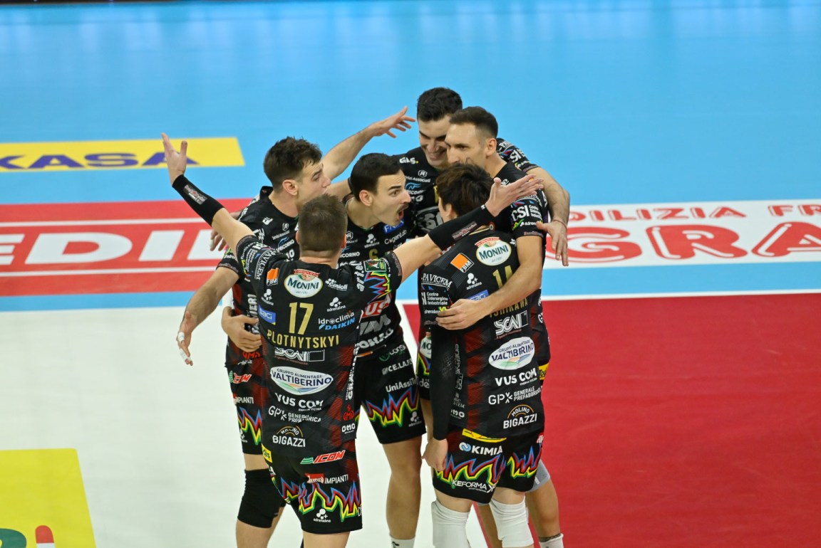 Sir Susa Vim PERUGIA vs Cucine Lube CIVITANOVA, 6ª giornata girone di andata regular season Superlega Credem Banca - Campionato italiano di Pallavolo Maschile - Volley Volleyball presso PalaBarton Perugia IT, 3 novembre 2024. Foto: Michele Benda [riferimento file: 2024-11-03/_MB61550]