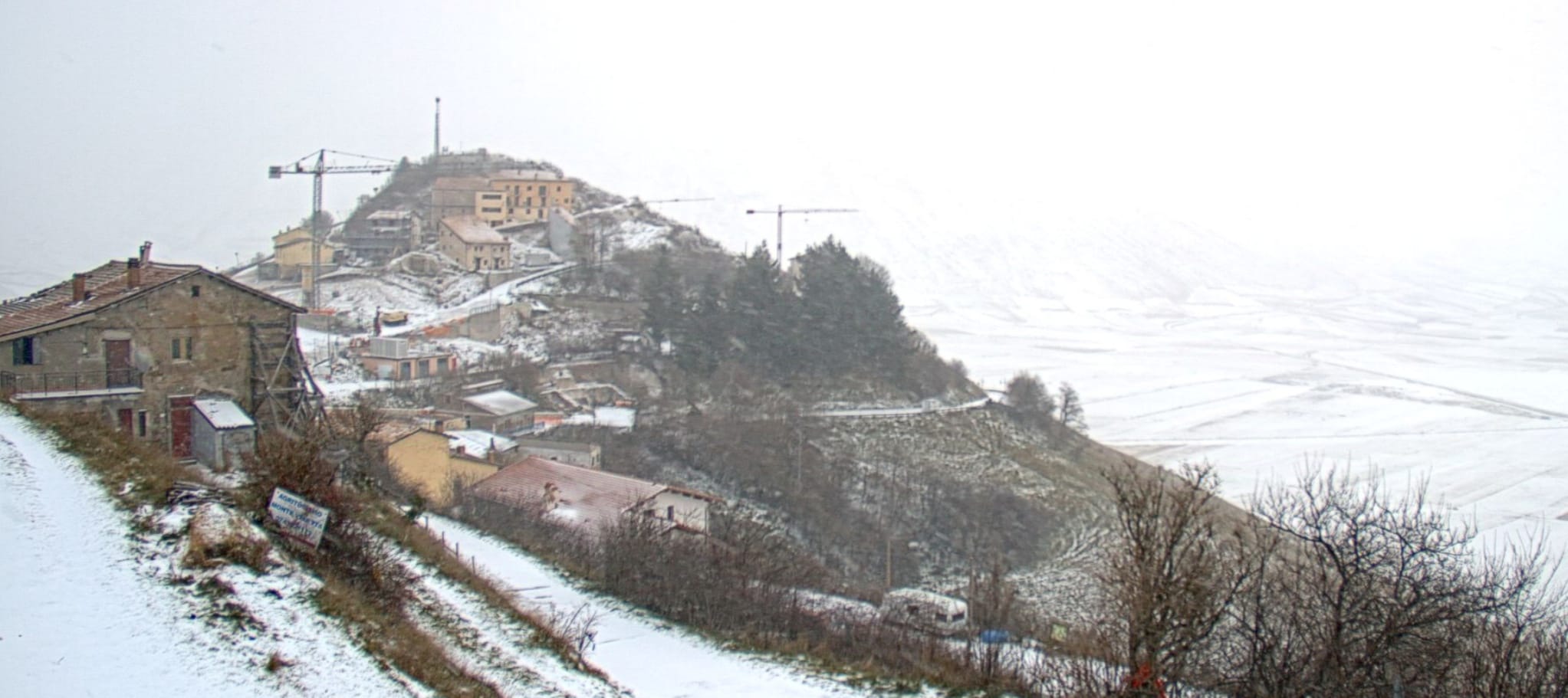 prima neve Castelluccio 2024_foto da Scenari digitali