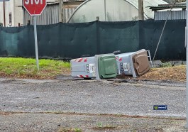 vento bidoni a terra