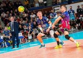 Massimo COLACI durante SAINT-NAZAIRE VB Atlantique (FRA) vs Sir Sicoma Monini PERUGIA (ITA), 4th Round - Pool D - Leg 2 - CEV Champions League Volley 2025 | Men presso La Soucoupe Saint-Nazaire FR, 19 novembre 2024. [ID: 20241119/DSC_2630] Foto: Corentin Pingeon