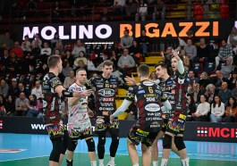 Sir Susa Vim PERUGIA vs Sonepar PADOVA, 13ª giornata (2ª di ritorno) regular season Superlega Credem Banca - Campionato italiano di Pallavolo Maschile - Volley Volleyball presso PalaBarton Perugia IT, 22 dicembre 2024. Foto: Michele Benda [riferimento file: 2024-12-22/_MB66050]