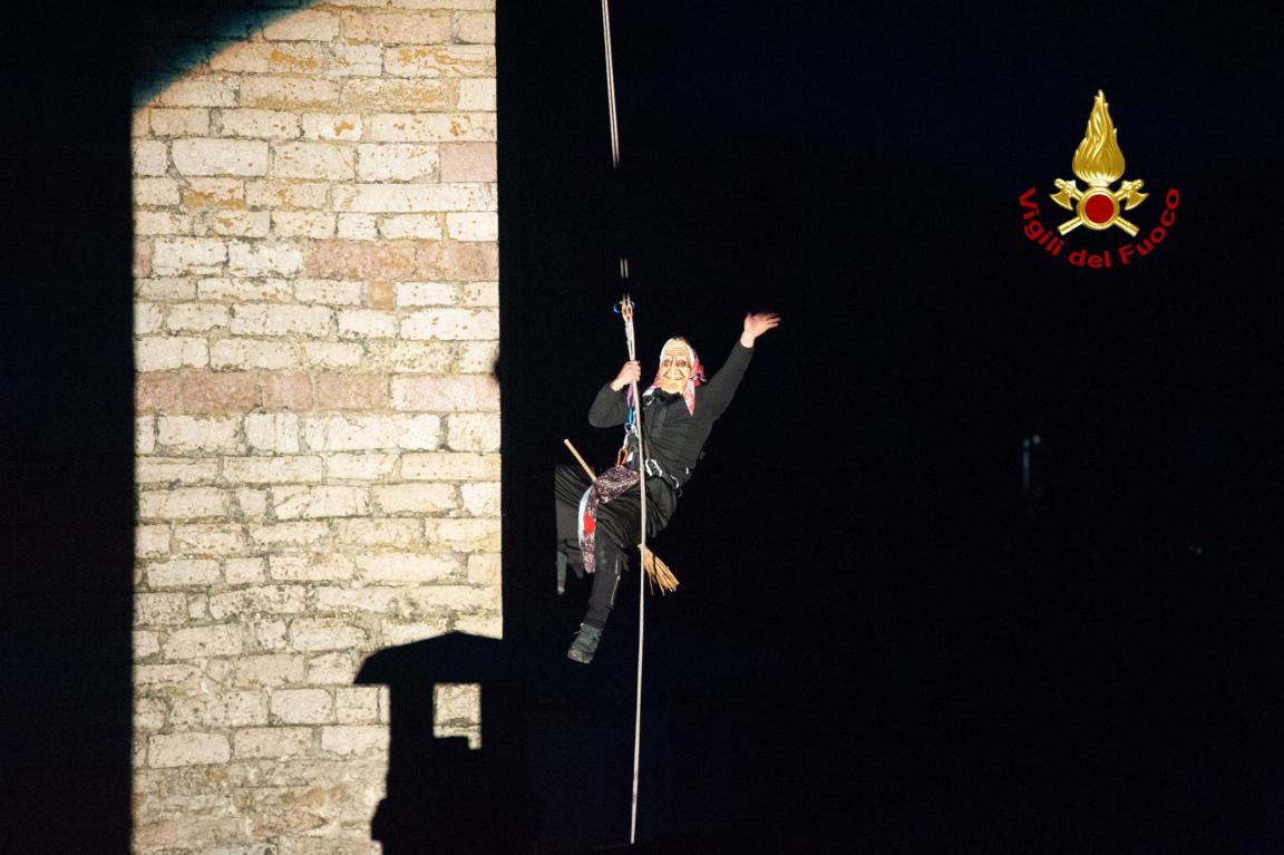 Befana vigili del fuoco Corciano_foto dei vigili del fuoco