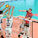 Flavio RESENDE GUALBERTO, Riccardo SBERTOLI e Kamil SEMENIUK durante Itas TRENTINO vs Sir Susa Vim PERUGIA, 5ª giornata girone di andata regular season Superlega Credem Banca - Campionato italiano di Pallavolo Maschile - Volley Volleyball presso Il T Quotidiano Arena Trento IT, 27 ottobre 2024. [ID: 20241027/TNPG1-29] Foto: Michele Benda