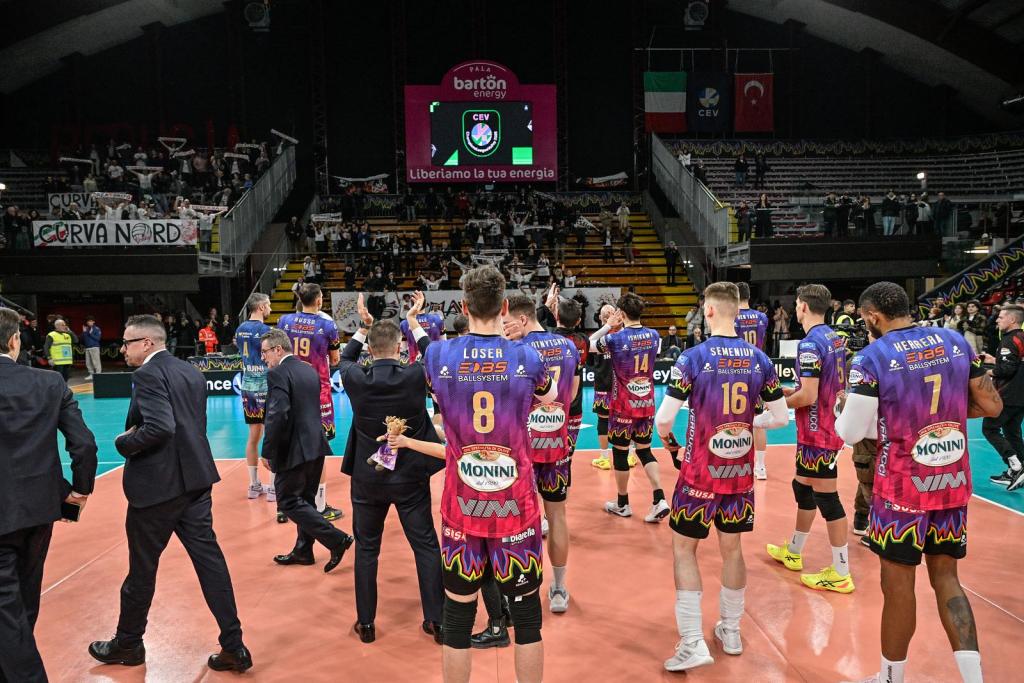 Sir Sicoma Monini PERUGIA (ITA) vs Halkbank ANKARA (TUR), 4th Round - Pool D - Leg 6 - CEV Champions League Volley 2025 | Men presso PalaBarton Perugia IT, 29 gennaio 2025. Foto: Michele Benda [riferimento file: 2025-01-29/_MB65844]