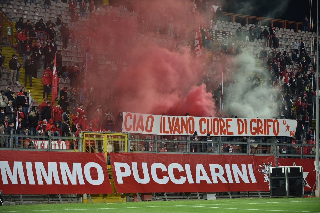 Perugia-Vis Pesaro lo striscione per Ilvano Ercoli 7oz.-RIPRODUZIONE VIETATA