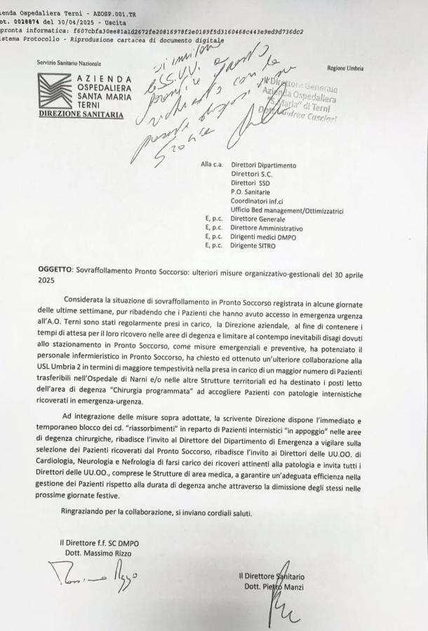 A formal letter from the hospital Azienda Ospedaliera Santa Maria Terni discussing overcrowding in the emergency department, outlining organizational measures to address the situation as of April 30, 2025.