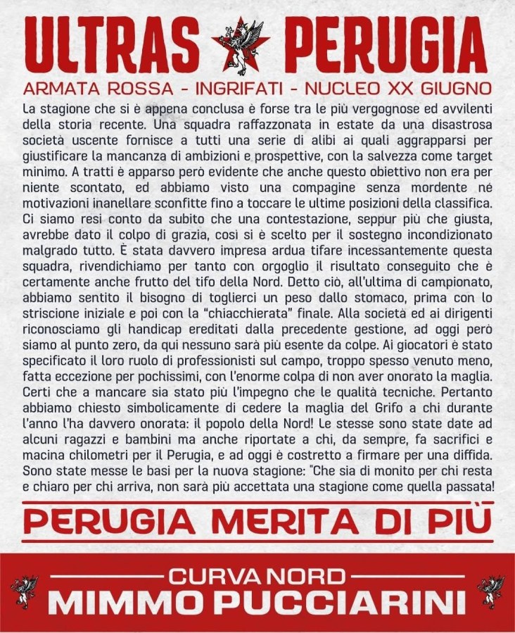 Manifesto della Curva Nord Mimmo Pucciarini che esprime delusione per la stagione calcistica appena conclusa, con un appello ai giocatori e alla società per migliorare in futuro.