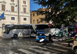 piazza Italia sosta selvaggia_foto di Jo Sef