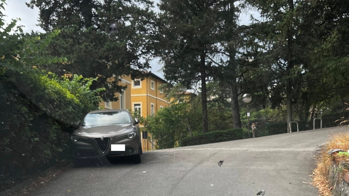 via manuali sosta selvaggia_foto di Simone Fratini (1)