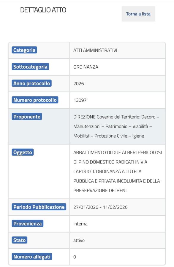 Administrative document detailing an ordinance regarding the removal of two dangerous domestic pine trees located on Via Carducci, with a publication period from January 27, 2026, to February 11, 2026.