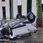 Auto ribaltata in via Angeloni (foto da Facebook/Progetto Fontivegge)