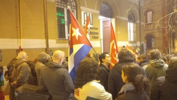 Il presidio a Perugia (foto da Facebook/Stefano Vinti)