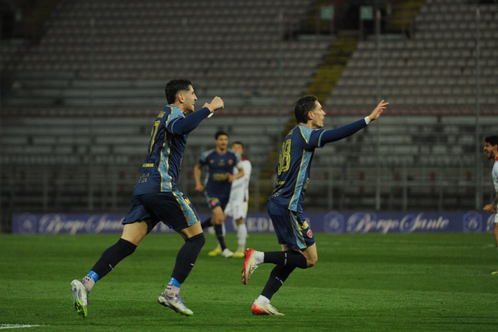 Perugia Torres 2 7oz.-RIPRODUZIONE VIETATA