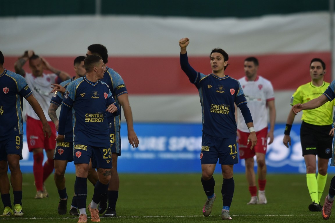 Vis Pesaro Perugia 4 7oz.-RIPRODUZIONE VIETATA